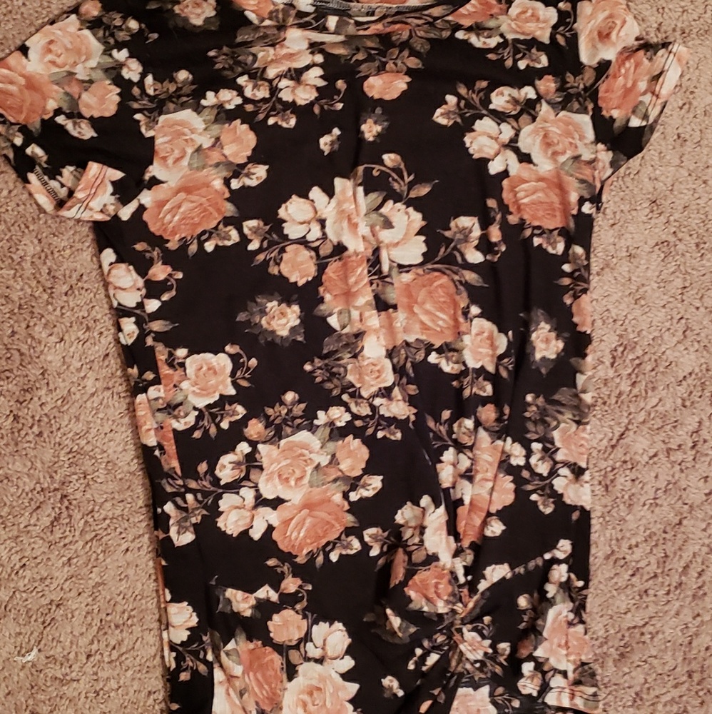 Floral knotted tee